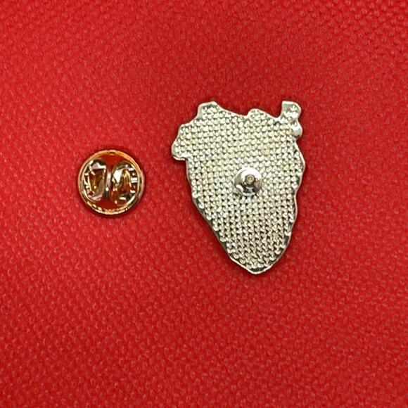 Heart in Space Galaxy Universe Pin Brooch - Picture 2 of 2